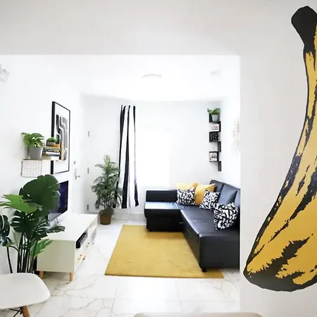 South Beach 2 Bedroom Family & Pet Friendly Apartment With Balcony & Free Parking